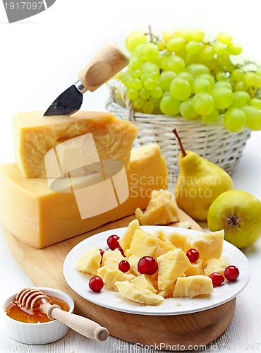 Image of Parmesan cheese and fruits