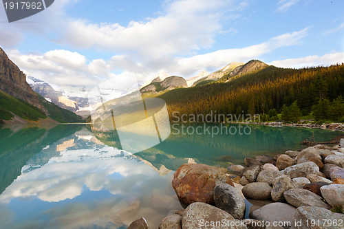 Image of lake louise at sunrise