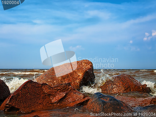 Image of water splashes at sea