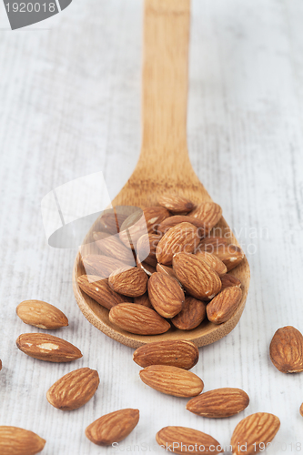 Image of Raw almonds