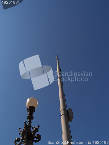 Image of The lightning-rod and the lamp-post