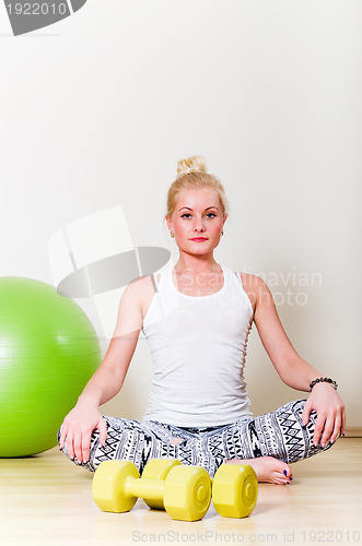 Image of a young woman engages in aerobics 