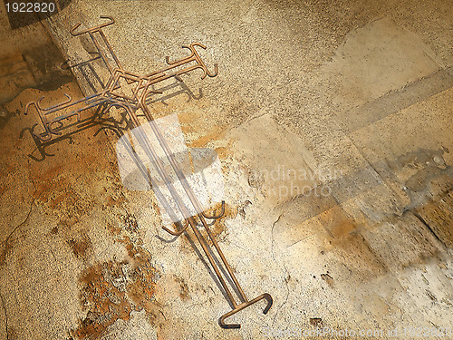 Image of Cross of Rusty Wire