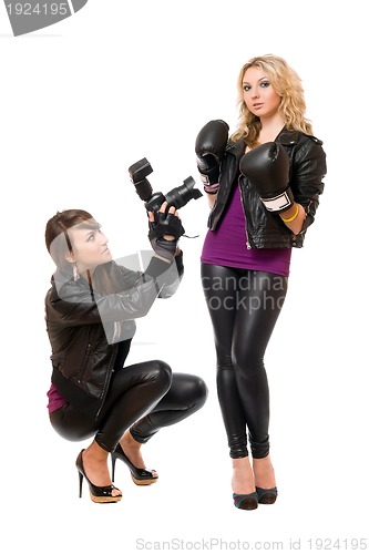 Image of Blond and brunette with the camera