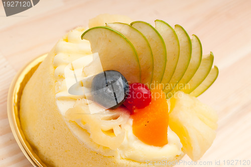 Image of fresh berry fruit cake