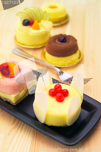 Image of fresh berry fruit cake