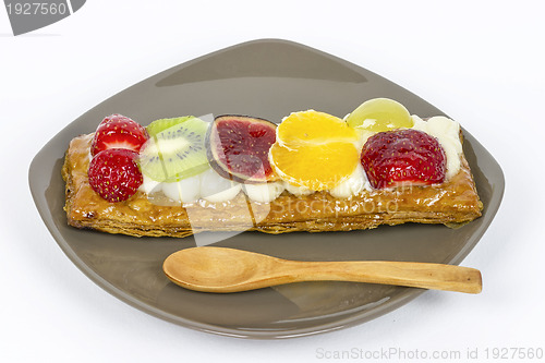 Image of Pastry cream and fruits