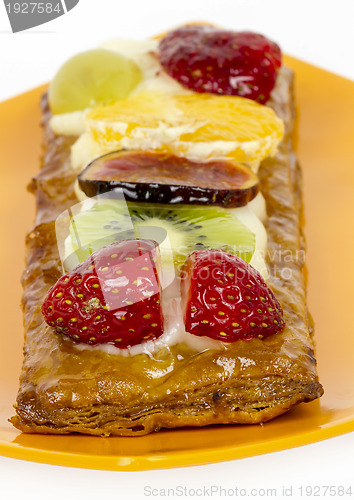 Image of Pastry cream and fruits