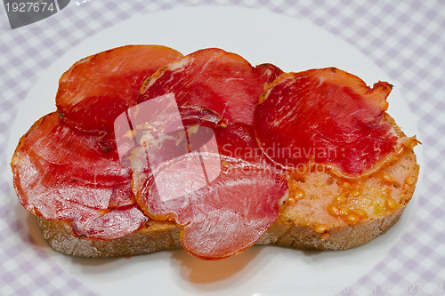 Image of Catalan style tomato rubbed, about the scourge of rural style.