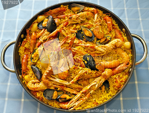 Image of Paella Valenciana, typical food of Spain