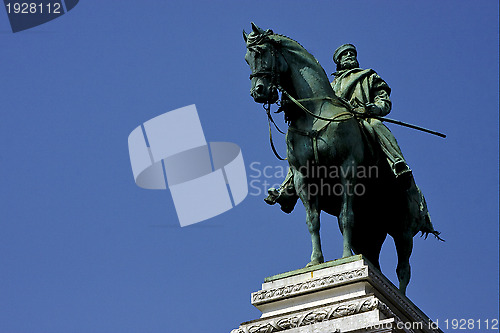 Image of garibaldi near the castle