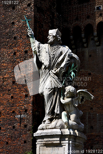 Image of statue in the castle