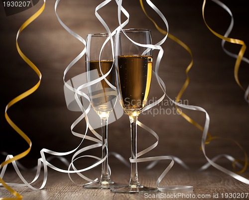 Image of Pair glass of champagne