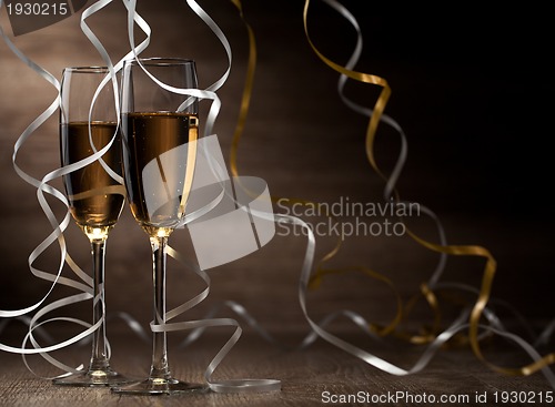 Image of Pair glass of champagne