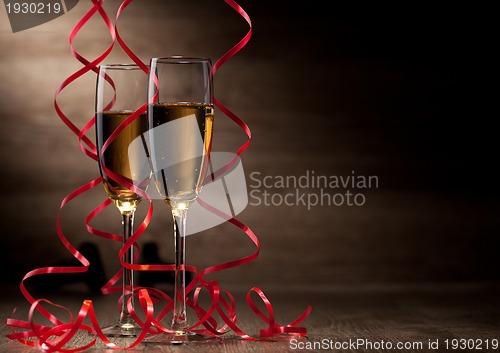 Image of Pair glass of champagne