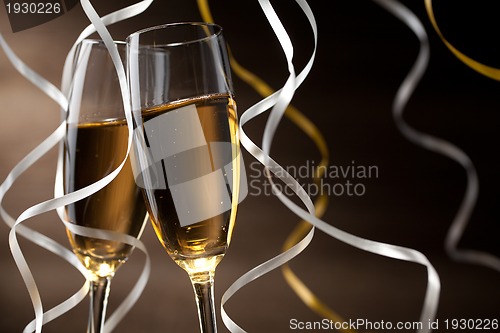 Image of Pair glass of champagne