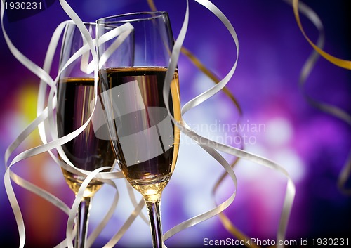 Image of Pair glass of champagne