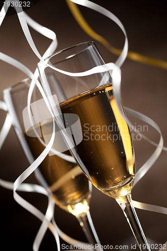 Image of Pair glass of champagne