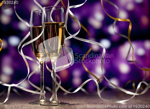 Image of Pair glass of champagne