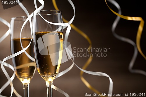 Image of Pair glass of champagne