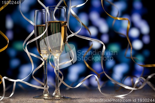 Image of Pair glass of champagne