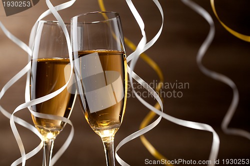 Image of Pair glass of champagne