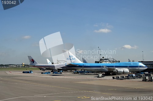 Image of airplane