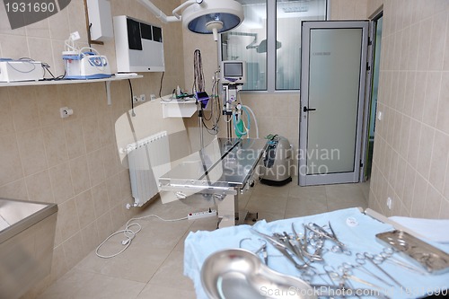 Image of surgery room indoor