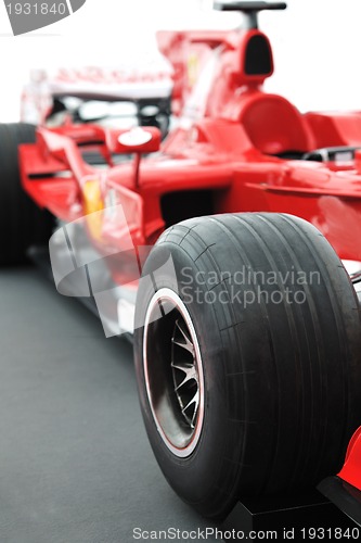 Image of red formel 1 model