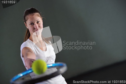 Image of tennis girl