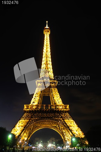 Image of eiffet tower in paris at night