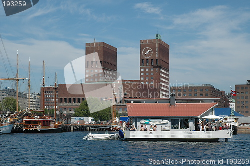 Image of Houseboat outside Oslo town hall