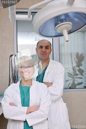 Image of veterinarian and assistant in a small animal clinic