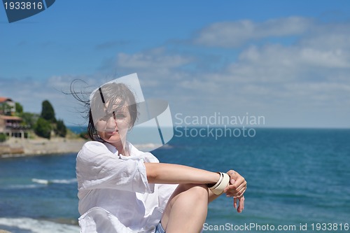 Image of happy woman outdoor