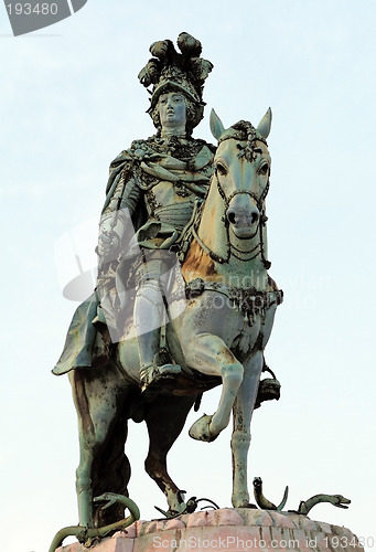 Image of Knight's statue