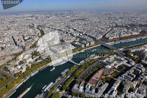 Image of eiffel tower in paris at day