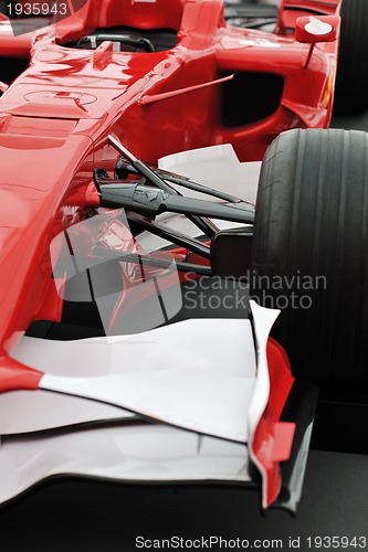 Image of red formel 1 model