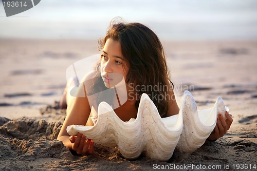 Image of Girl with seashell