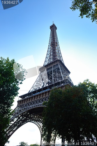 Image of eiffel tower in paris at day