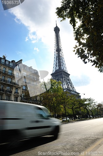 Image of eiffel tower in paris at day