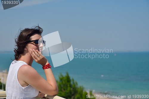 Image of happy woman outdoor