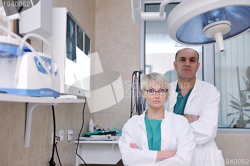 Image of veterinarian and assistant in a small animal clinic