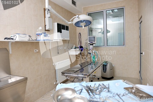 Image of surgery room indoor