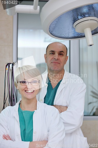 Image of veterinarian and assistant in a small animal clinic