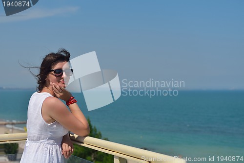 Image of happy woman outdoor