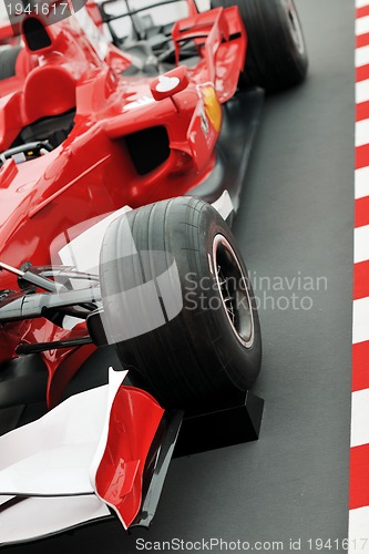 Image of red formel 1 model