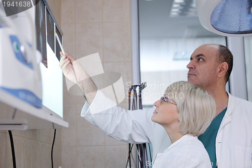 Image of veterinarian and assistant in a small animal clinic