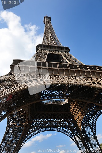 Image of eiffel tower in paris at day