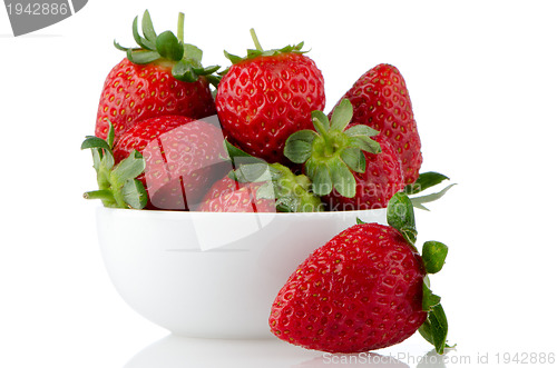 Image of Fresh strawberries in bowl