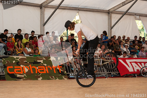 Image of Participant in the Flatland Field Control'07